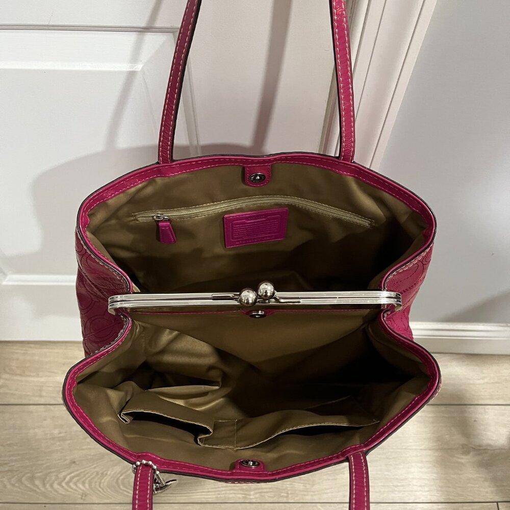 COACH Hot Pink Patent Leather Signature Carryall Kisslock Bag - Picture 7 of 13